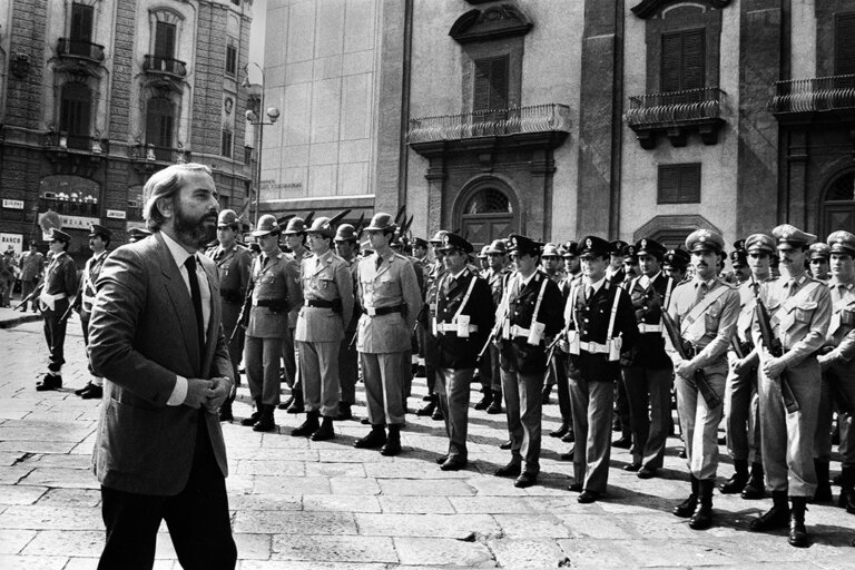 Letizia Battaglia: Letizia Battaglia, Giovanni Falcone at the funeral of General Carlo Alberto dalla Chiesa, Palermo, 1982, Letizia Battaglia Archive.
