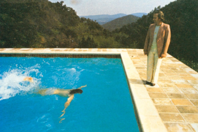 Portrait of an Artist hockney: Photograph for Portrait of an Artist (Pool with Two Figures), 1972, Le Nid-du-Duc, France © David Hockney. Christie’s website.
